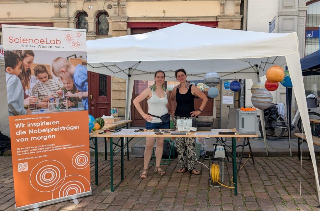 ScienceLab Forschertische beim Stadtfest Freiberg